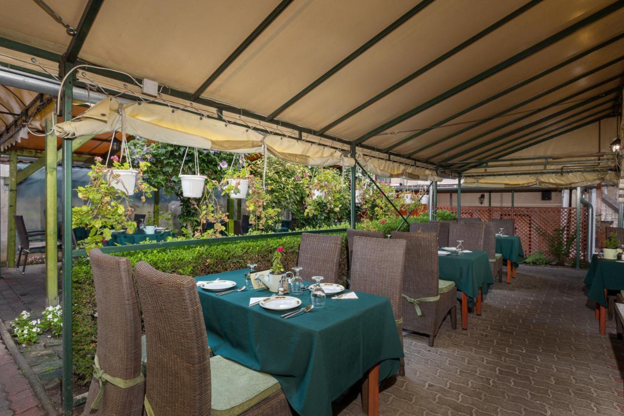 Illes Hotel Σέγκεντ Εξωτερικό φωτογραφία