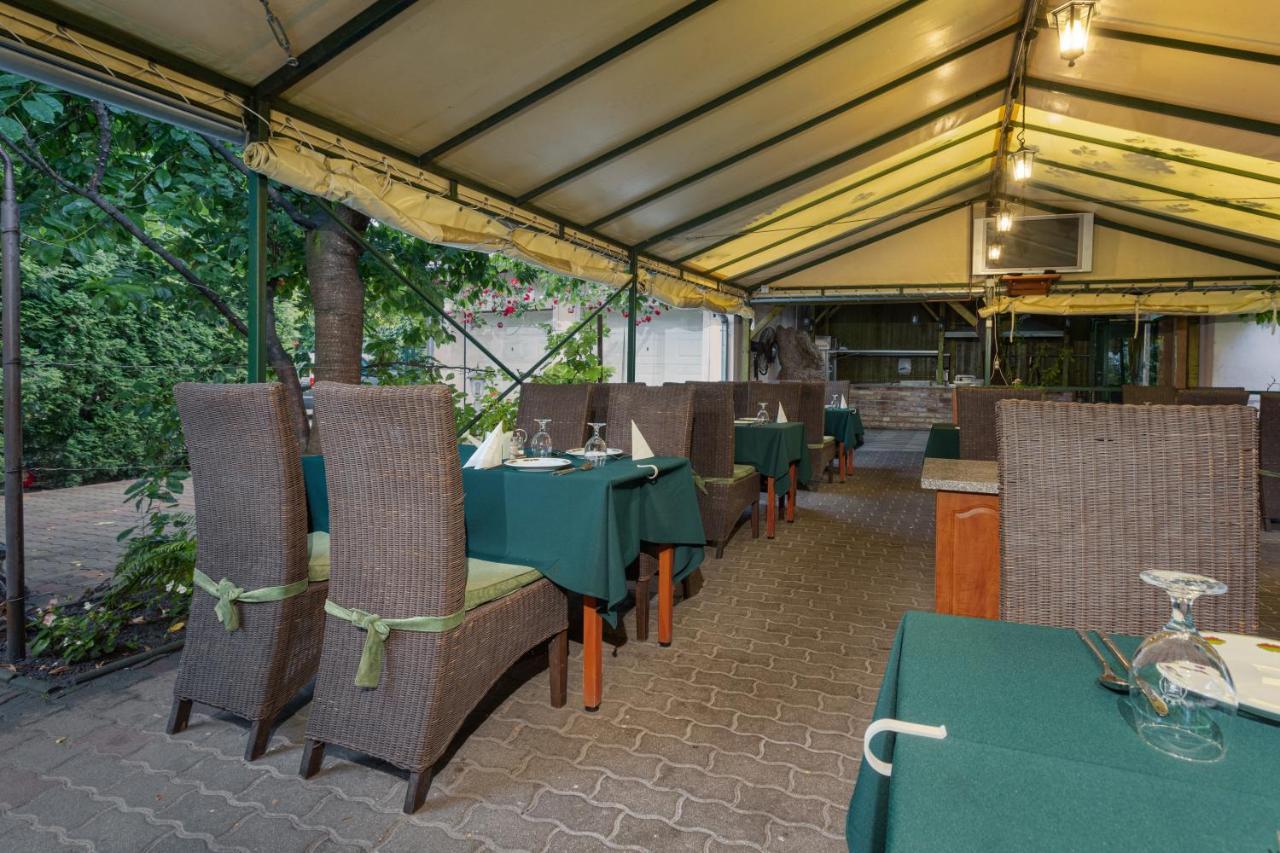 Illes Hotel Σέγκεντ Εξωτερικό φωτογραφία