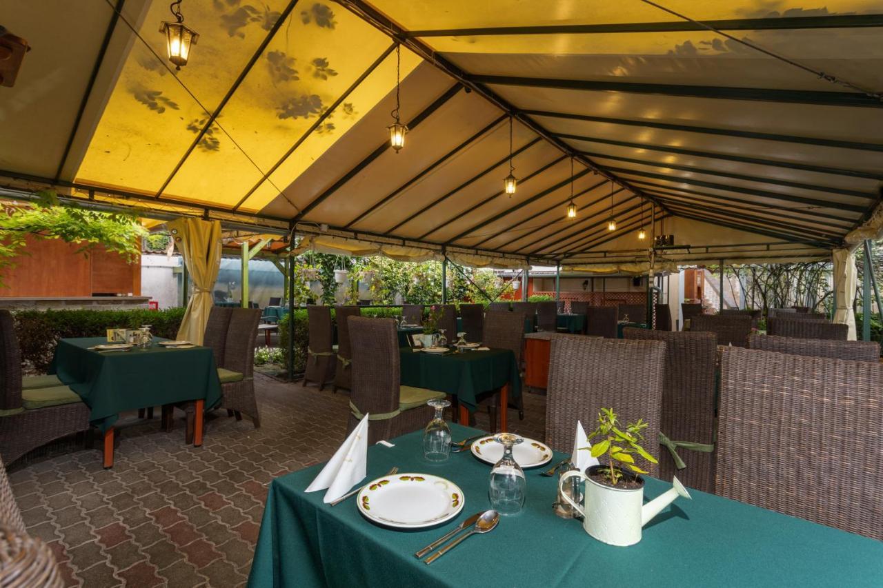 Illes Hotel Σέγκεντ Εξωτερικό φωτογραφία